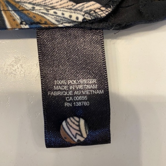 RW&Co. Top, high neck halter top ladies size medium. - Picture 9 of 16